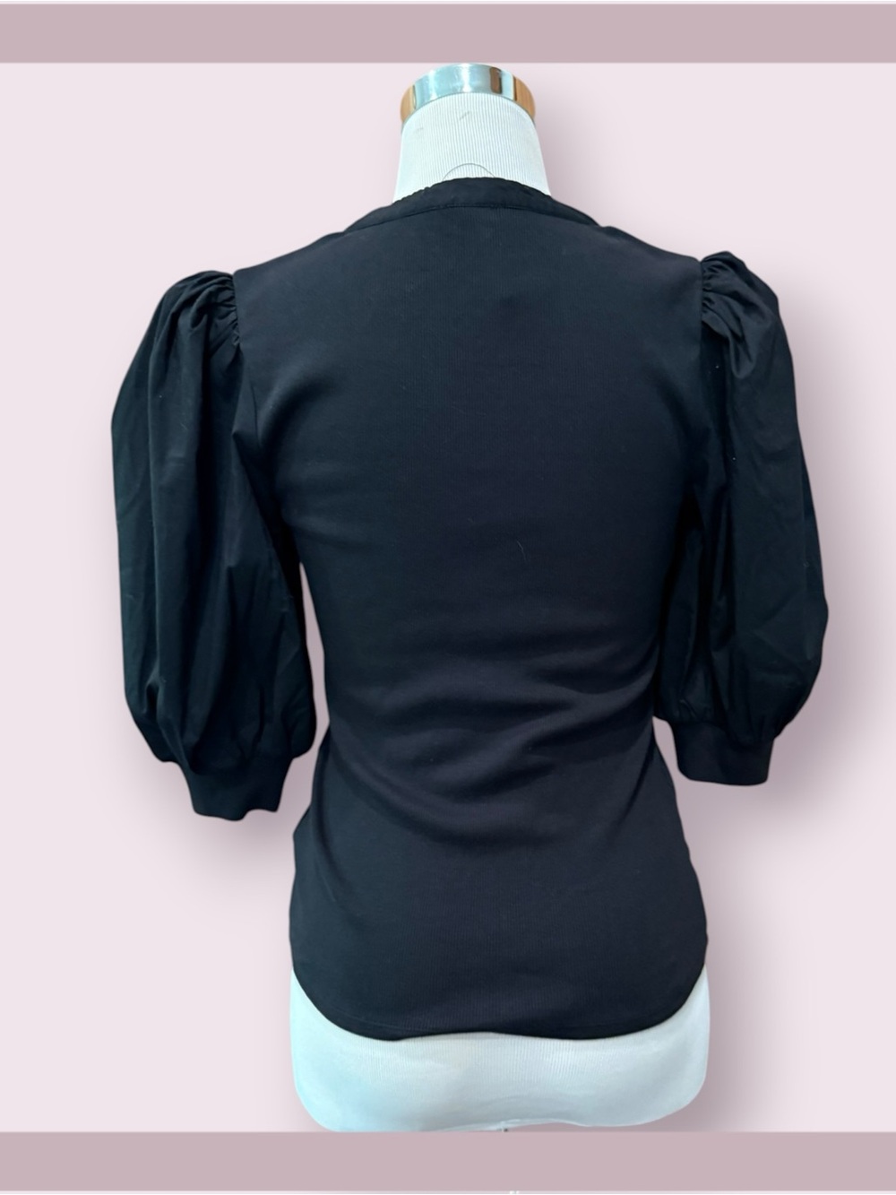 Ribbed V-Neck Poplin Puff Sleeve Henley Tee - Picture 4 of 5